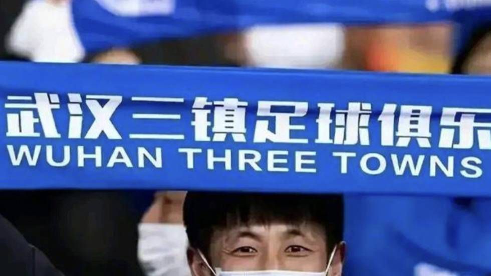 宋婉婷之前下落不明，她的两个助理以及司机都葬身那一场人为的交通事故中。